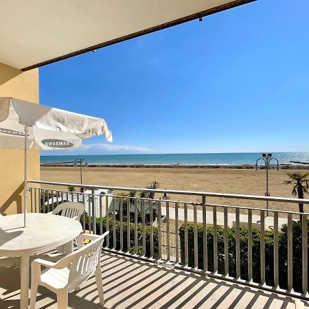 Villa Fronte Mare-Carraro Immobiliare Jesolo - Family Apartments Экстерьер фото