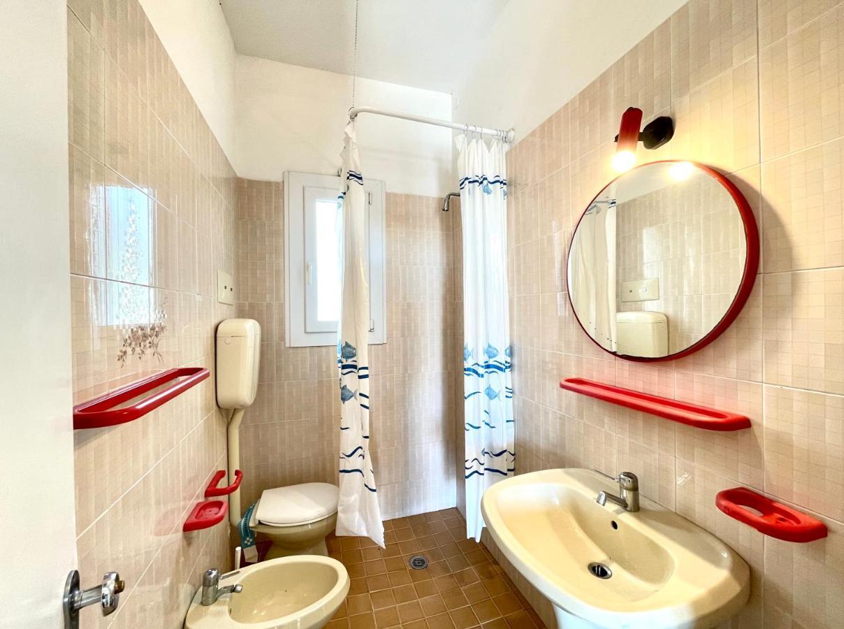 Villa Fronte Mare-Carraro Immobiliare Jesolo - Family Apartments Экстерьер фото