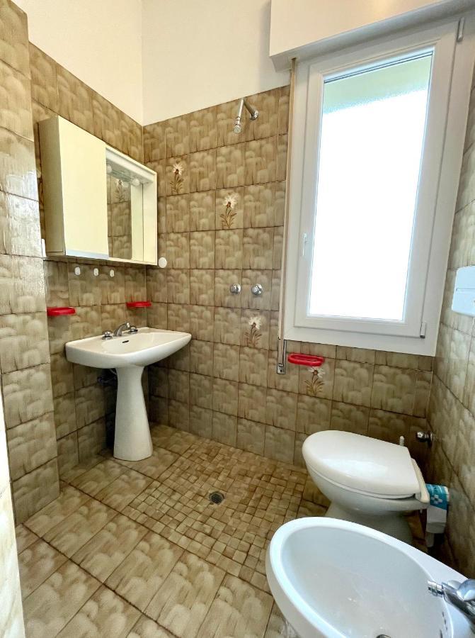 Villa Fronte Mare-Carraro Immobiliare Jesolo - Family Apartments Экстерьер фото
