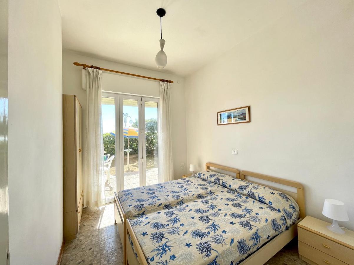 Villa Fronte Mare-Carraro Immobiliare Jesolo - Family Apartments Экстерьер фото
