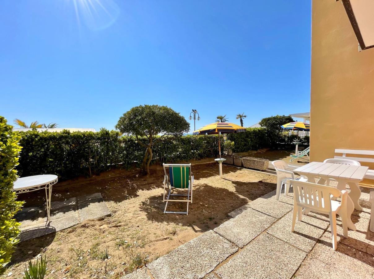 Villa Fronte Mare-Carraro Immobiliare Jesolo - Family Apartments Экстерьер фото