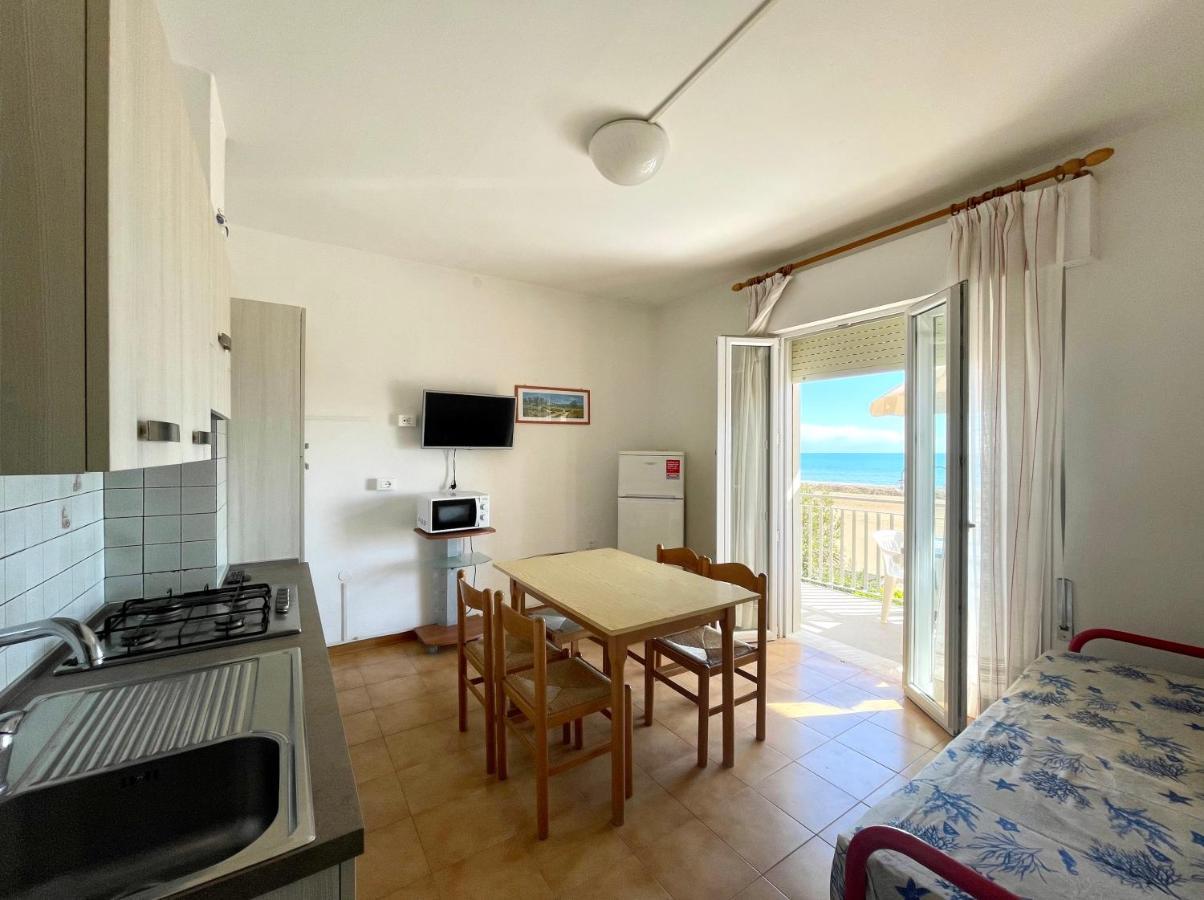 Villa Fronte Mare-Carraro Immobiliare Jesolo - Family Apartments Экстерьер фото