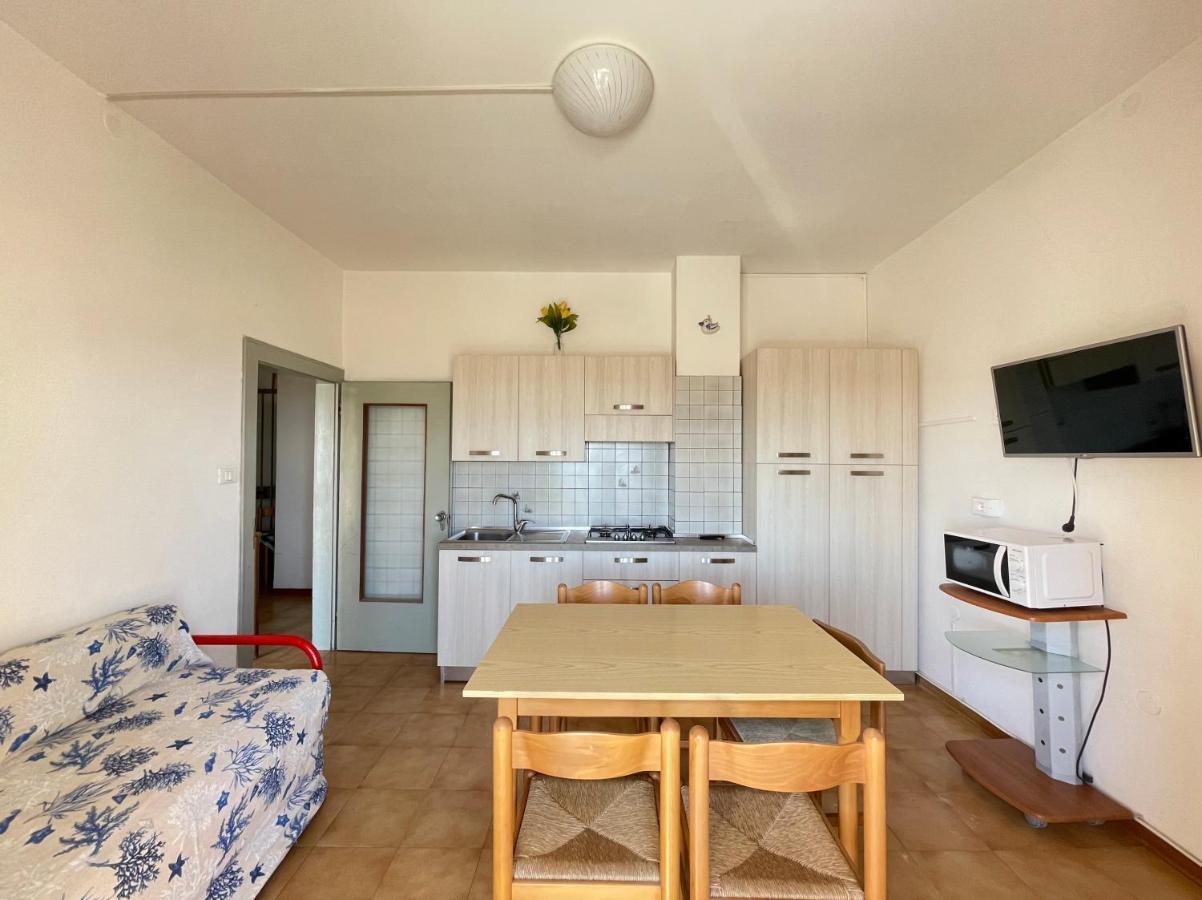 Villa Fronte Mare-Carraro Immobiliare Jesolo - Family Apartments Экстерьер фото