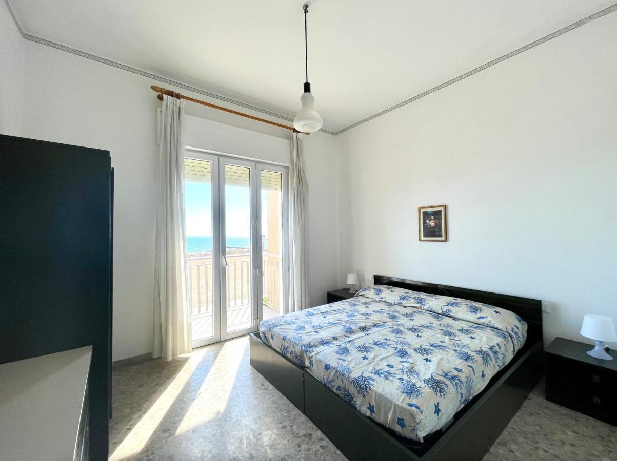 Villa Fronte Mare-Carraro Immobiliare Jesolo - Family Apartments Экстерьер фото