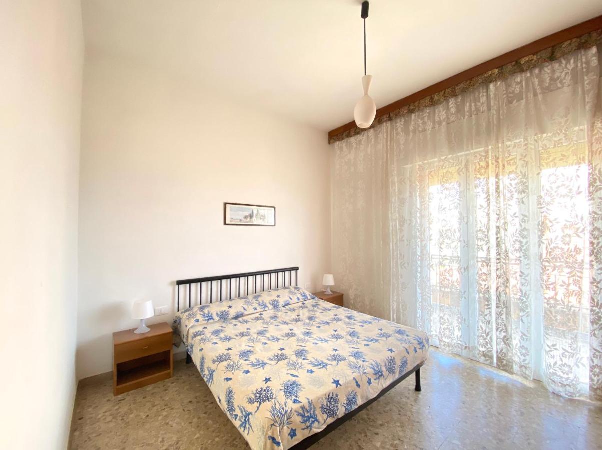 Villa Fronte Mare-Carraro Immobiliare Jesolo - Family Apartments Экстерьер фото
