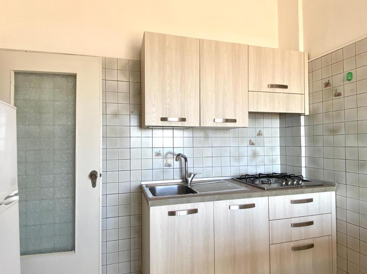 Villa Fronte Mare-Carraro Immobiliare Jesolo - Family Apartments Экстерьер фото